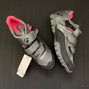 Bontrager Evoke DLX cycling shoes